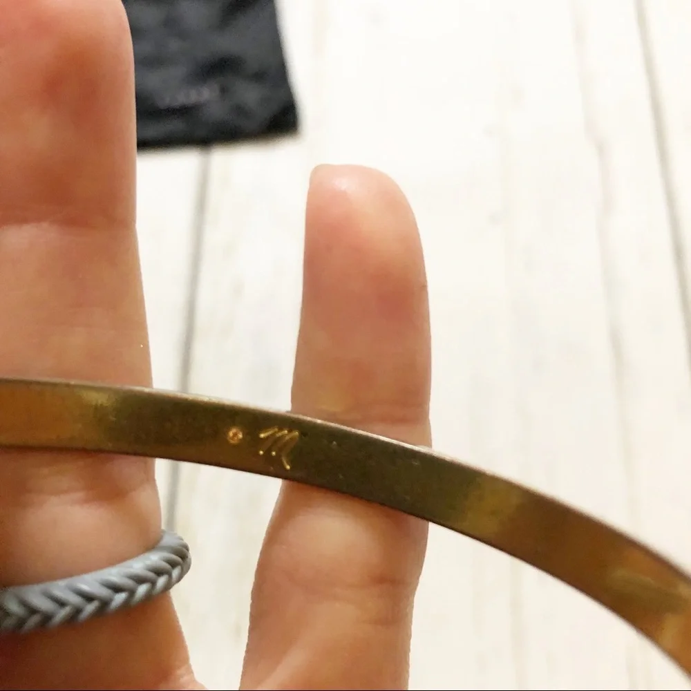 Madewell gold like fashion bracelet one size clasp closure - Picture 3 of 6